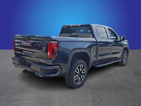 Used 2023 GMC Sierra 1500 AT4 w/ Technology Package AWD/4WD image 4