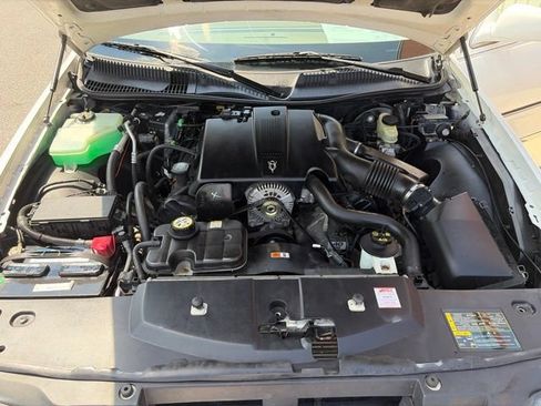 Used 2004 Lincoln Town Car Ultimate RWD image 18