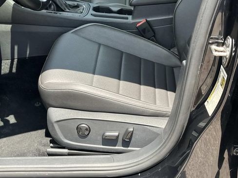 Used 2024 Volkswagen Jetta SE FWD image 23