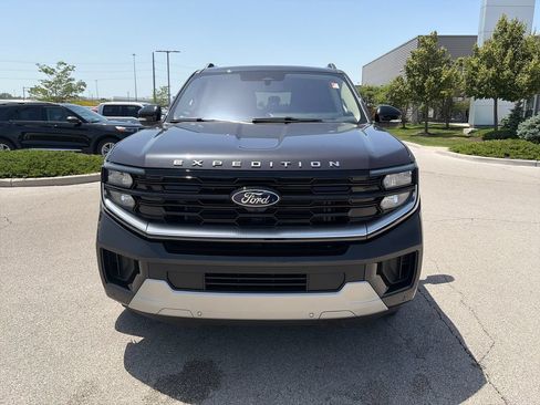 Used 2025 Ford Expedition Max Platinum AWD/4WD image 2