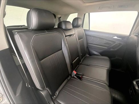 Used 2022 Volkswagen Tiguan SE image 33