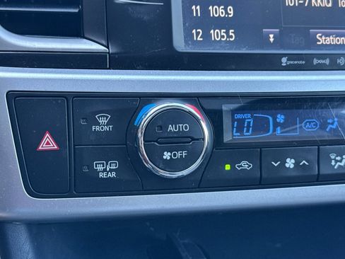 Used 2016 Toyota Highlander XLE FWD image 30