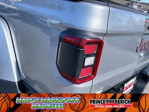 Used 2020 Jeep Gladiator Rubicon image 24