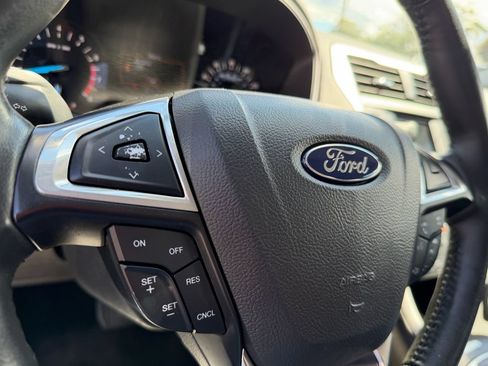 Used 2013 Ford Fusion SE FWD image 22