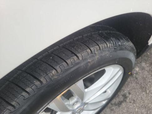 Used 2018 Chevrolet Equinox Premier image 37