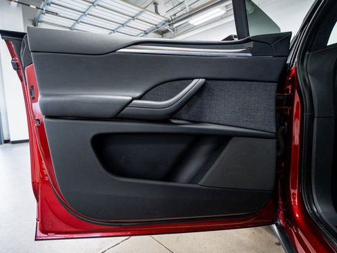 Used 2024 Tesla Model X image 31