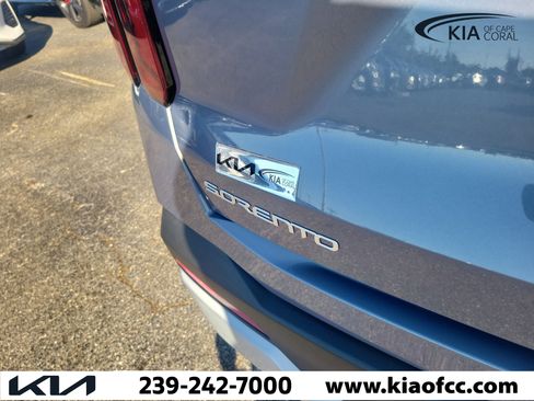Used 2024 Kia Sorento LX FWD image 10