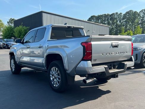 Used 2025 Toyota Tacoma Limited image 4