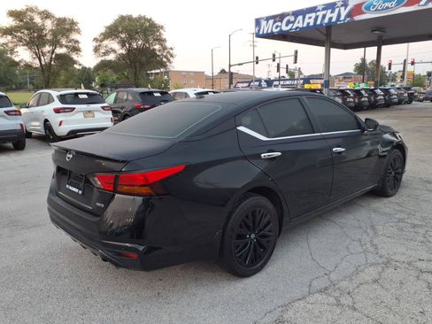 Used 2025 Nissan Altima 2.5 SV w/ SV Special Edition Package AWD/4WD image 3