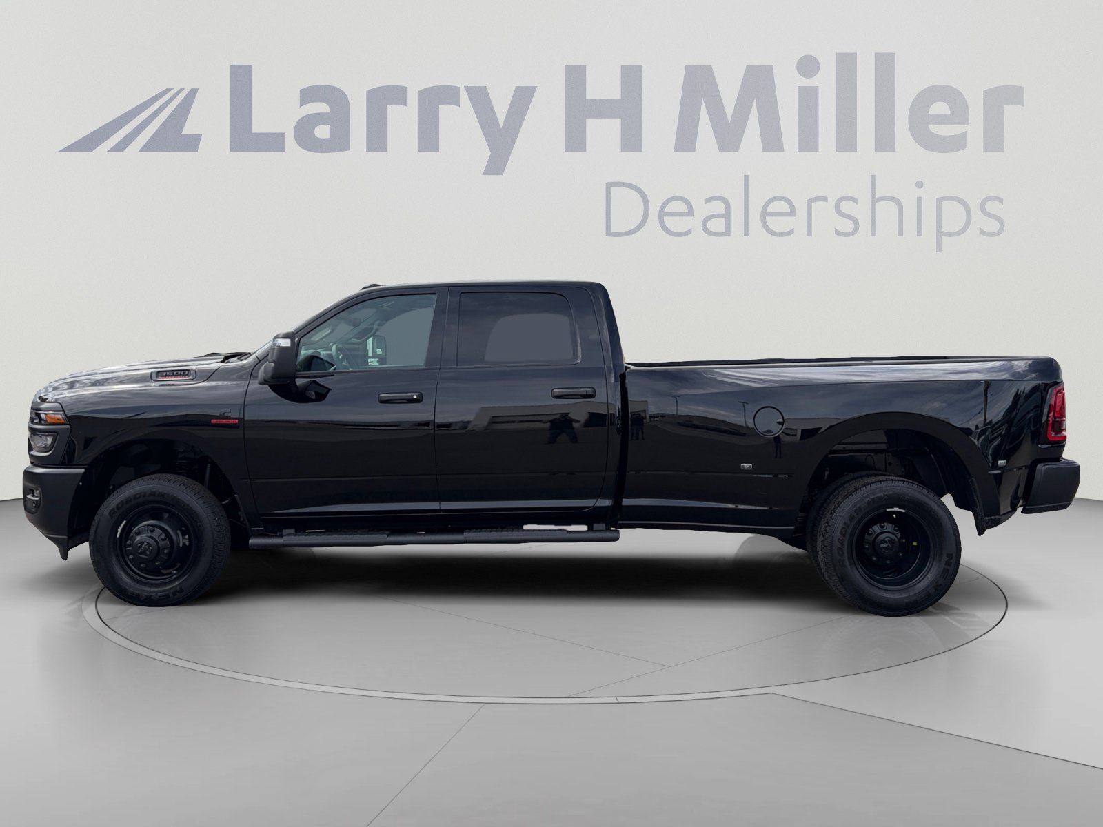 New 2027 RAM 3500 Tradesman AWD/4WD image 2