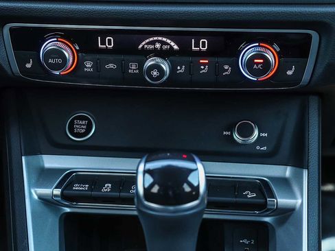 Used 2025 Audi Q3 2.0T Premium w/ Convenience Package image 18