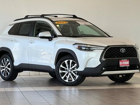 Certified 2023 Toyota Corolla Cross XLE FWD image 2