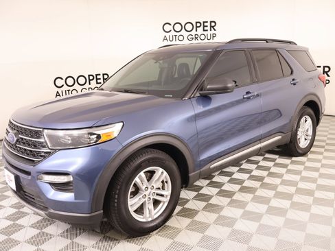 Used 2020 Ford Explorer XLT w/ Equipment Group 202A RWD image 9