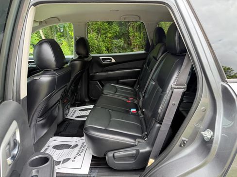 Used 2020 Nissan Pathfinder SL AWD/4WD image 23