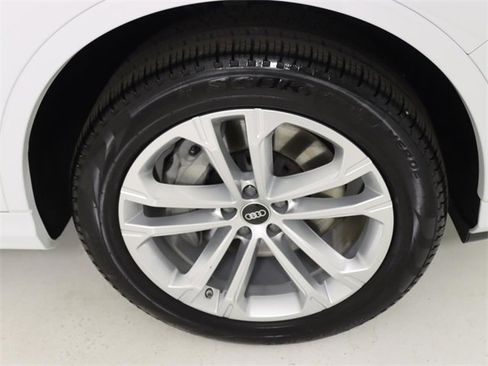 Certified 2025 Audi Q7 3.0T Premium Plus w/ Premium Plus Package image 9