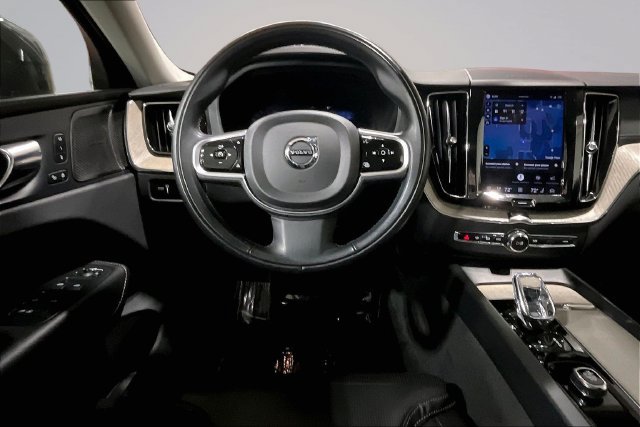 Certified 2022 Volvo XC60 B6 Inscription w/ Climate Package AWD/4WD image 8