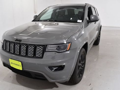 Used 2021 Jeep Grand Cherokee Laredo X AWD/4WD image 2