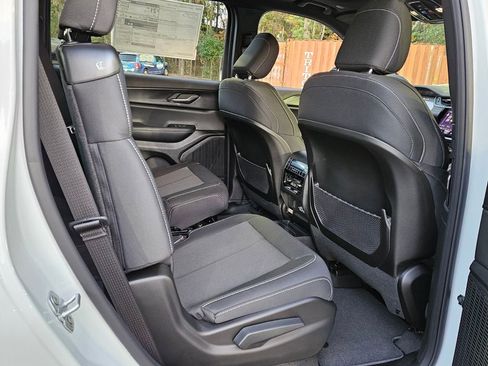 New 2025 Jeep Grand Cherokee L Laredo w/ Luxury Tech Group I image 14