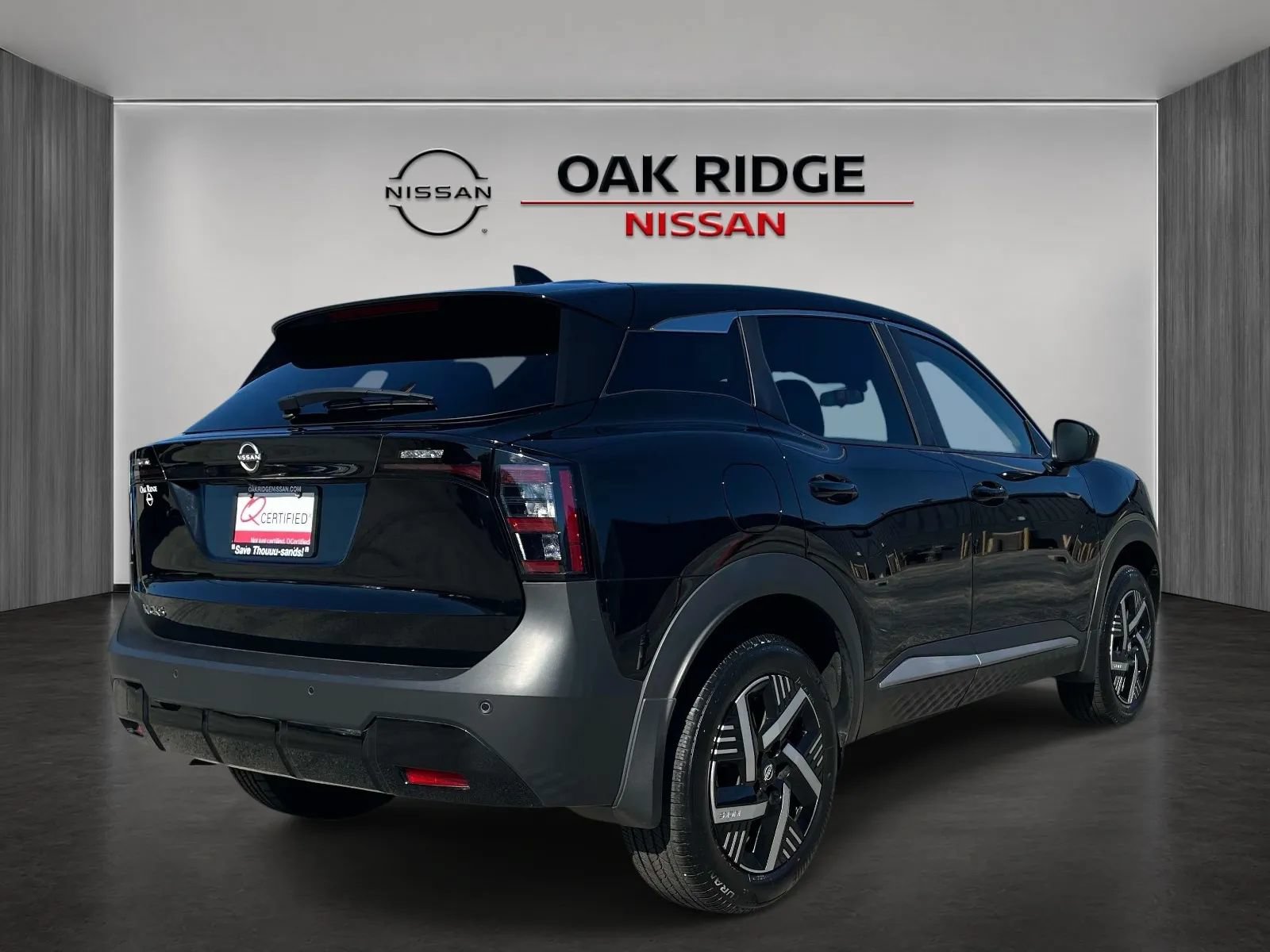 Used 2025 Nissan Kicks SV w/ Illumination Package FWD image 3