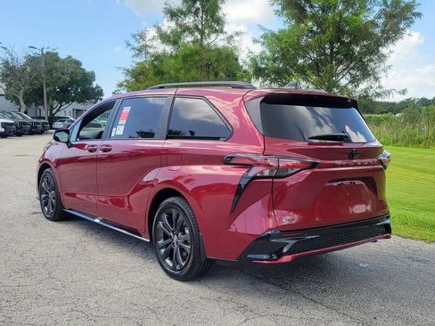 New 2026 Toyota Sienna XSE FWD image 6