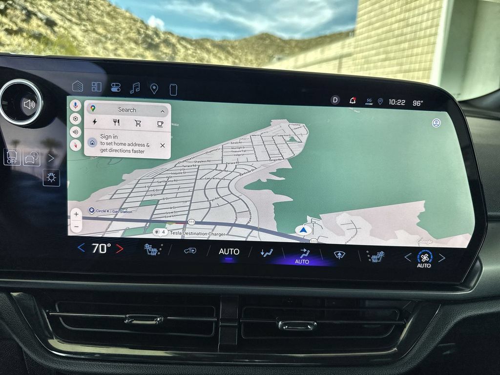 Used 2024 Chevrolet Equinox EV RS FWD image 14