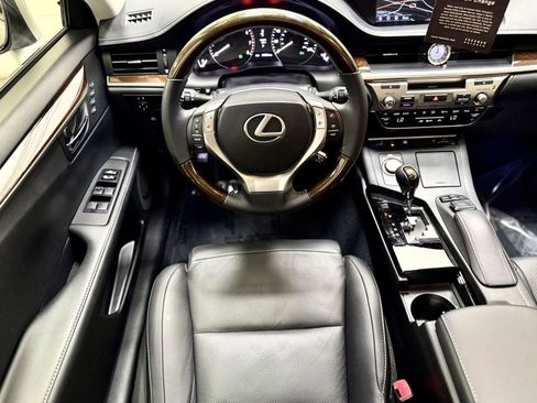 Used 2015 Lexus ES 350 FWD image 2