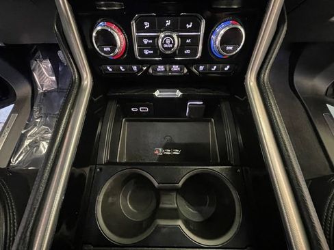 Used 2022 GMC Yukon Denali image 24