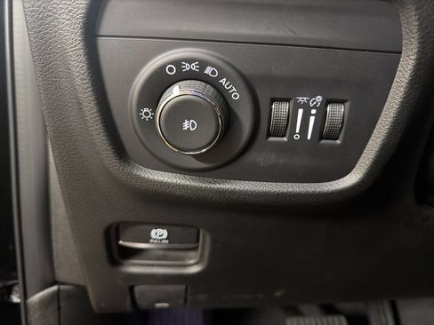 Used 2025 Jeep Grand Cherokee Summit AWD/4WD image 30