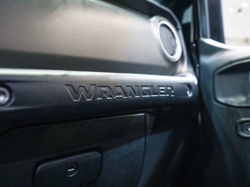 Used 2023 Jeep Wrangler Unlimited Rubicon 4xe w/ Cold Weather Group AWD/4WD image 36
