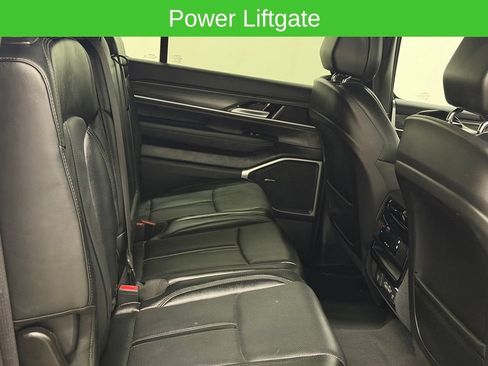 Used 2024 Jeep Wagoneer L Series II w/ Flexible Seating Group AWD/4WD image 18