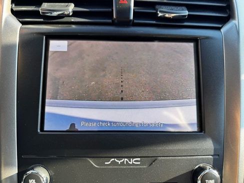 Used 2020 Ford Fusion SE FWD image 16