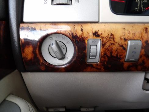 Used 2003 Lincoln Navigator Luxury image 31