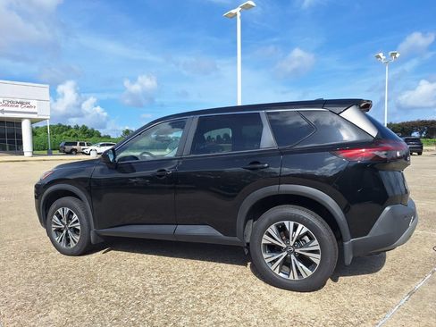 Used 2023 Nissan Rogue SV FWD image 7