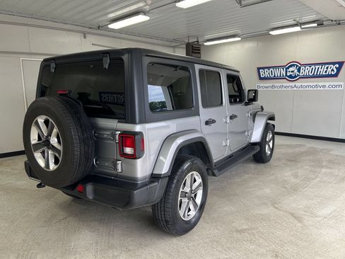 Used 2021 Jeep Wrangler Unlimited Sahara AWD/4WD image 3