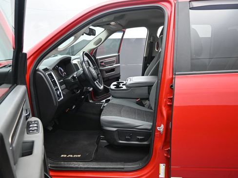 Used 2019 RAM 1500 Classic SLT w/ Luxury Group AWD/4WD image 10
