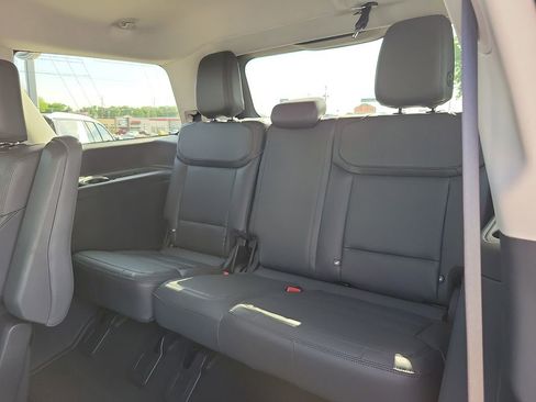 New 2026 Ford Expedition Active RWD image 9