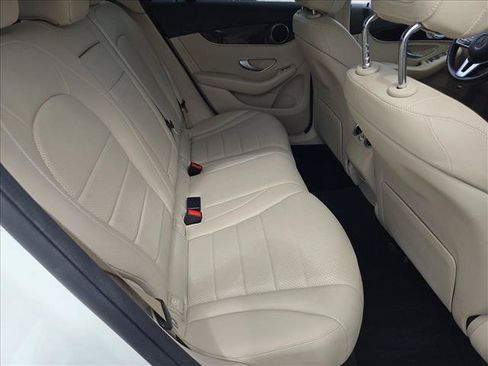 Used 2022 Mercedes-Benz GLC 300 image 19