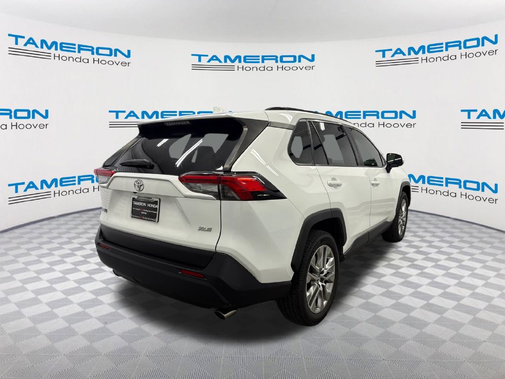 Used 2019 Toyota RAV4 XLE Premium FWD image 5