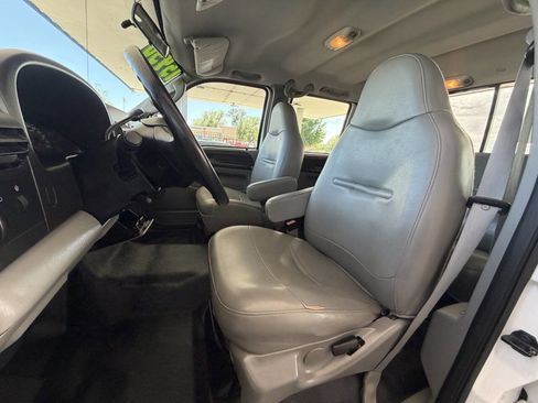Used 2006 Ford F350 4x4 Crew Cab DRW Super Duty image 11