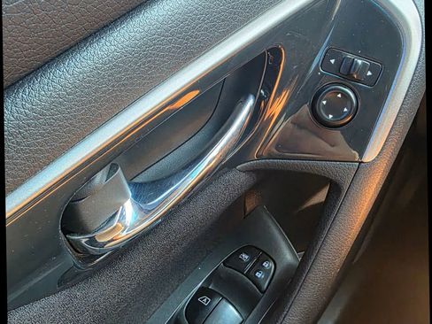 Used 2013 Nissan Altima 2.5 SV image 21