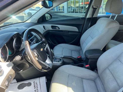 Used 2014 Chevrolet Cruze LT FWD image 8