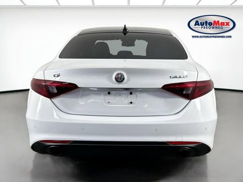 Used 2023 Alfa Romeo Giulia Ti image 8