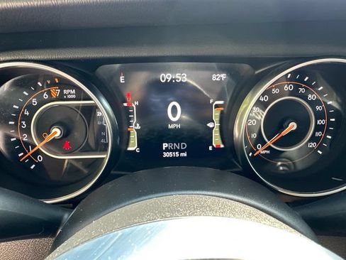 Used 2021 Jeep Gladiator Overland w/ Popular Equipment Package AWD/4WD image 24
