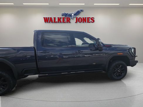 Used 2024 GMC Sierra 2500 AT4 w/ AT4 Premium Plus Package AWD/4WD image 8