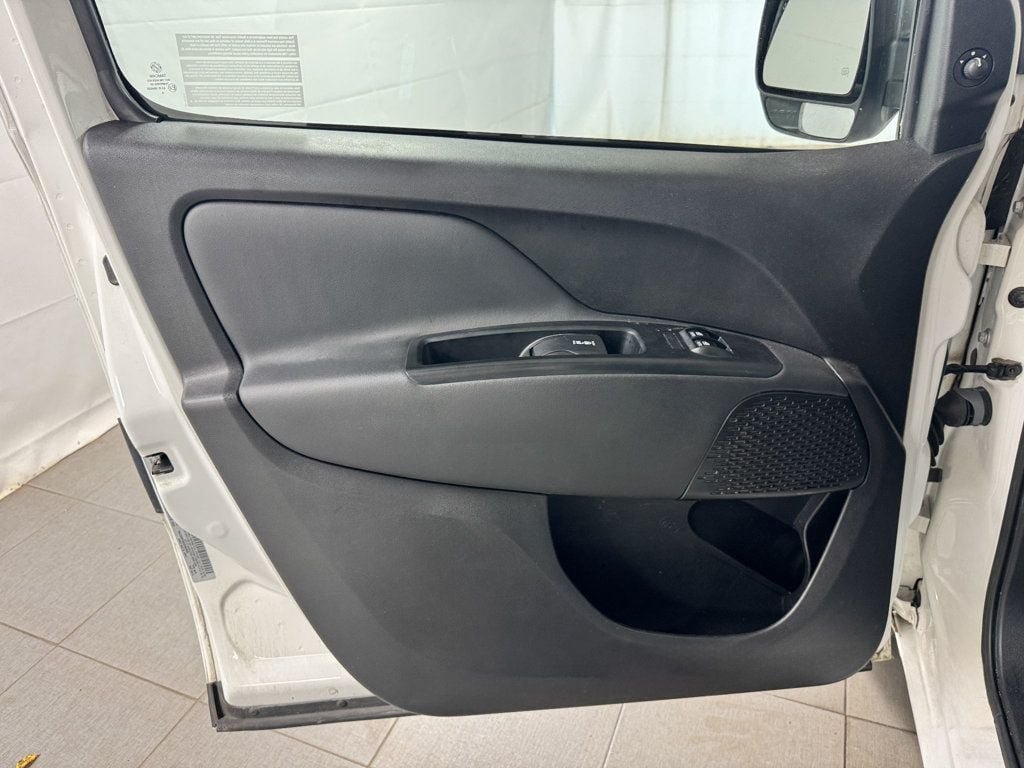 Used 2019 RAM ProMaster City Tradesman SLT FWD image 12