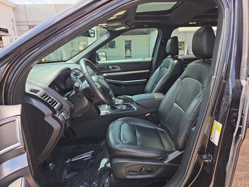 Used 2019 Ford Explorer XLT w/ Equipment Group 202A FWD image 21