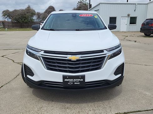 Used 2022 Chevrolet Equinox LS w/ LS Convenience Package image 2