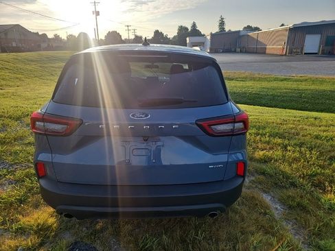 Used 2025 Ford Escape ST-Line Select AWD/4WD image 9