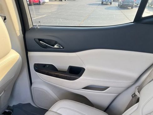 Used 2023 GMC Acadia Denali w/ Denali Ultimate Package FWD image 15
