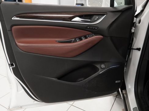 Used 2018 Buick Enclave Avenir w/ Avenir Technology Package image 17